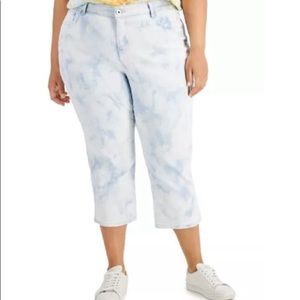 Dip-Dyed Style & Co Plus Size Women's White/Blue Curvy Capri Jeans